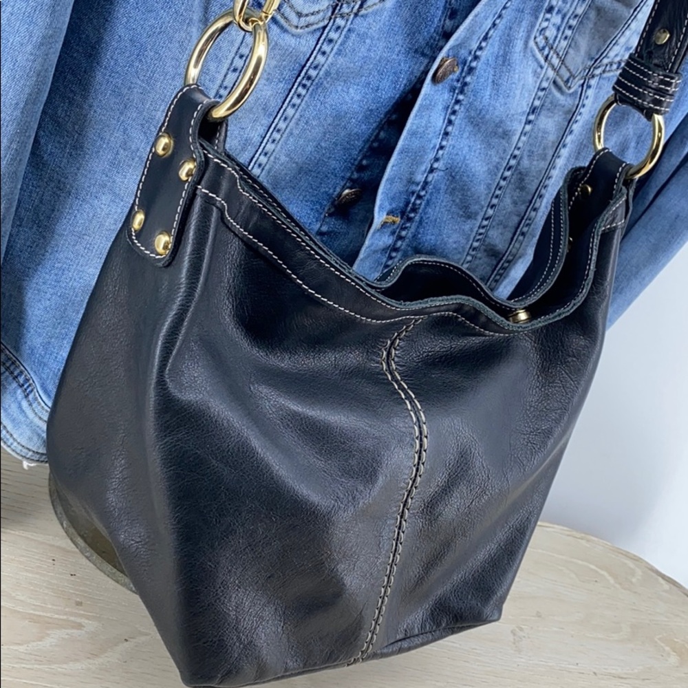 Roots Canada Leather Bucket Bag Brass BIN11